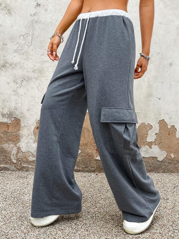 Letter Patched Detail Drawstring Waist Cargo Sweatpants